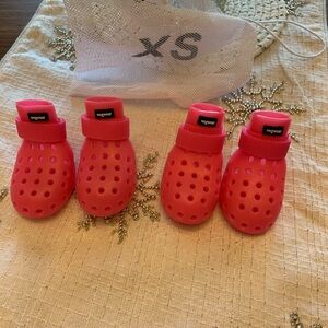 Wag wear Wagwellies pink dog shoes XS
